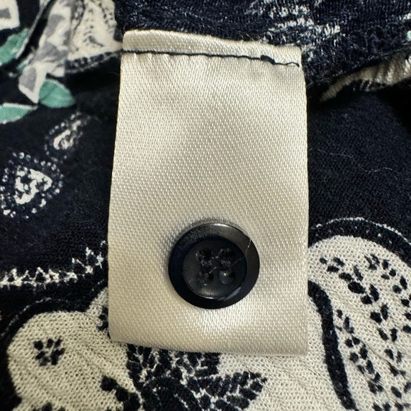 Fun2Fun Black Floral Popover Career Top Blouse (Size S) - Picture 7 of 8